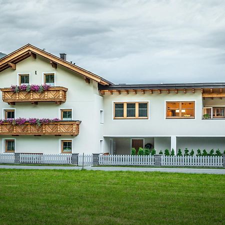 Haus Viktoria Apartment Längenfeld Exterior foto