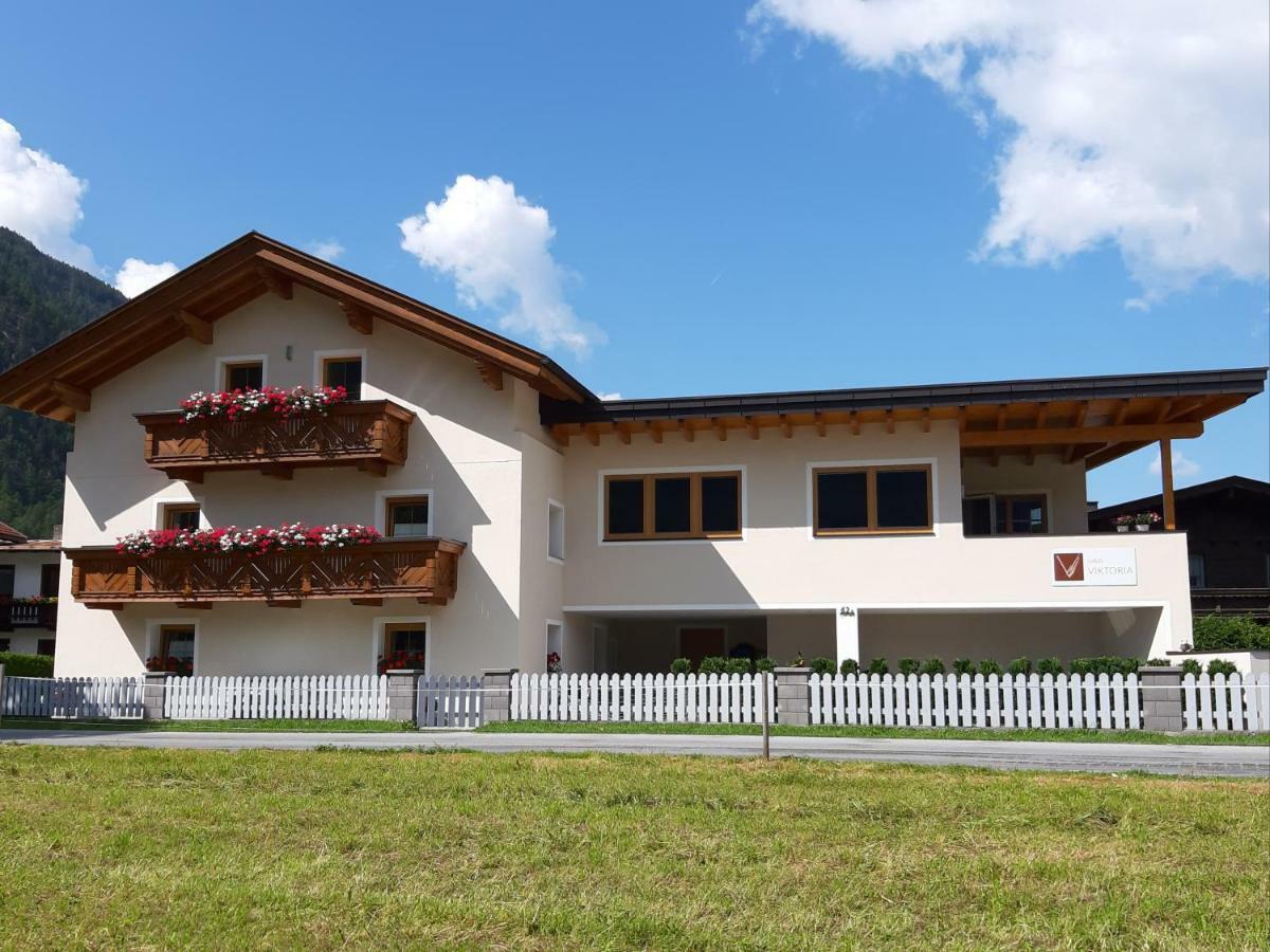 Haus Viktoria Apartment Längenfeld Exterior foto